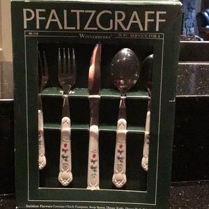Pfaltzgraff Winterberry 20 pc Service for 4
